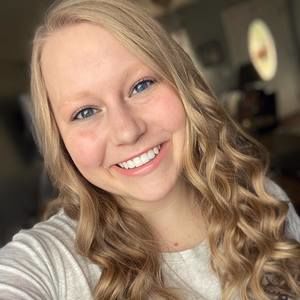 Meet your Posher, Cassie